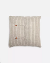 Carica l&#39;immagine nel visualizzatore di Gallery, KURUVA cushion in linen 60 x 60 cm