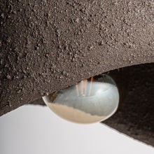 Cargar imagen en el visor de la galería, Brown Resin Pendant S