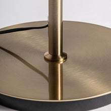 Laden Sie das Bild in den Galerie-Viewer, CRYSTAL FLOOR LAMP