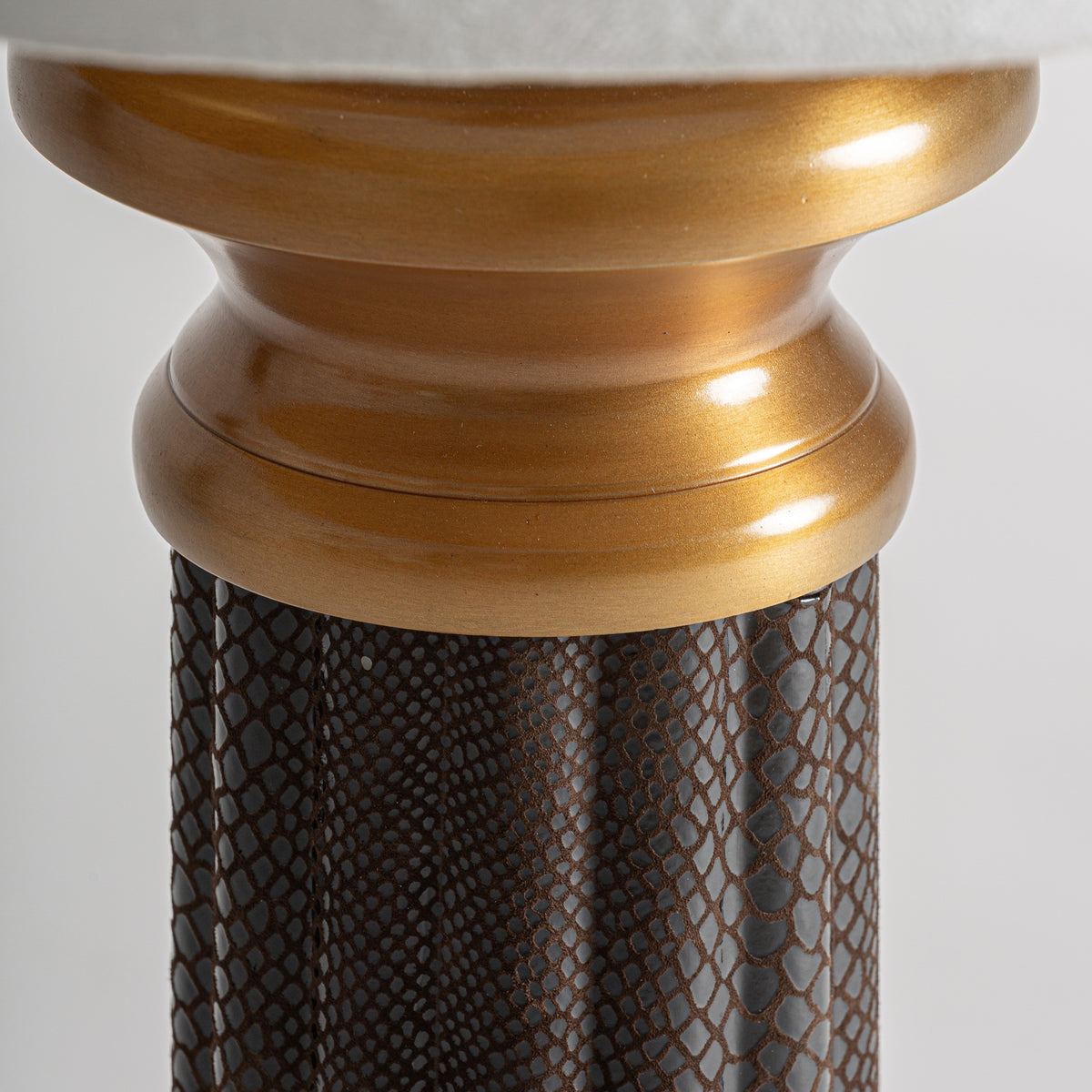 Deane White & Golden Table Lamp 46x56x101 cm
