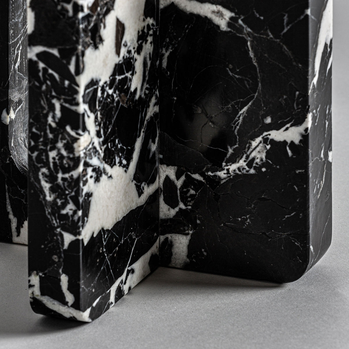 Nailhac Black Marble & Cream Cotton Table Lamp 47x47x82 cm
