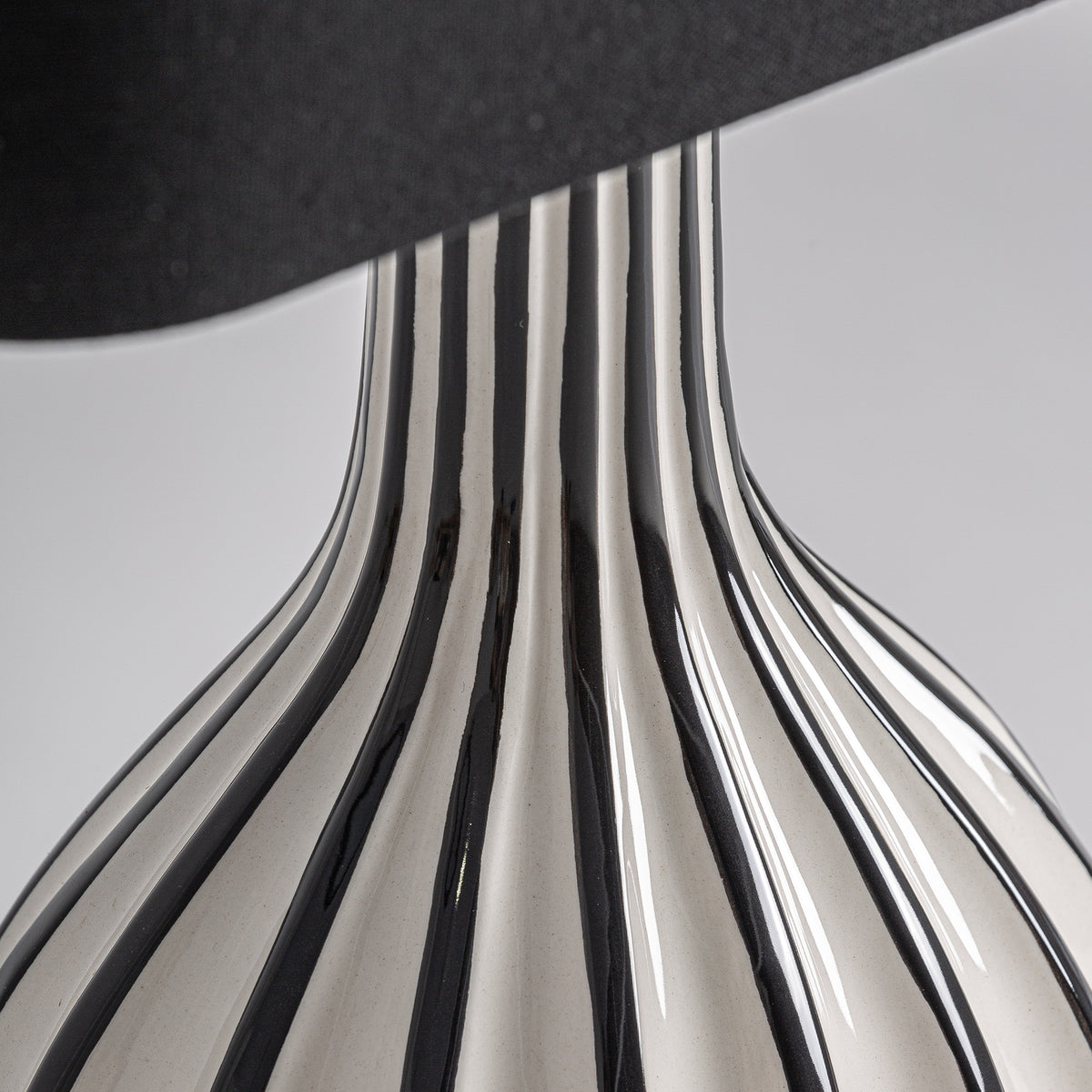 Zalsa White & Black Table Lamp 38x23x82 cm
