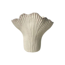 Laden Sie das Bild in den Galerie-Viewer, Morello Vase Hvit 23.5x14,5x19,5cm Stoneware