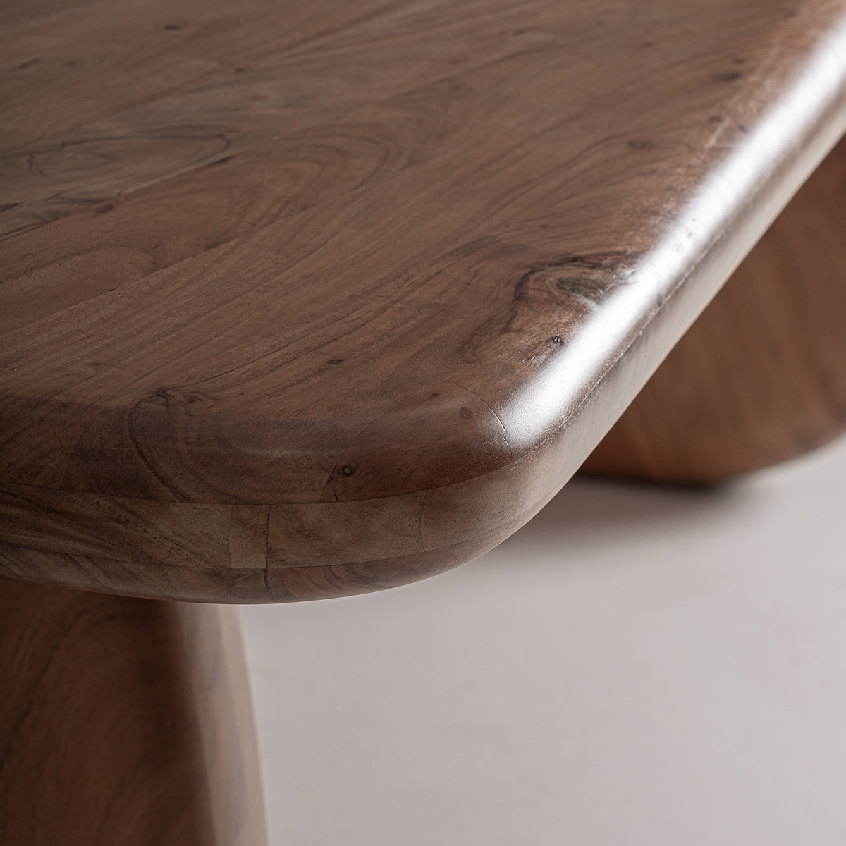 Davos dining table