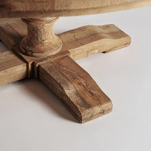 Carica l'immagine nel visualizzatore di Gallery, Railwood round solid table