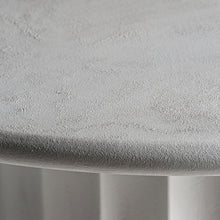 Laden Sie das Bild in den Galerie-Viewer, CONCRETE DINING TABLE