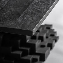 Laden Sie das Bild in den Galerie-Viewer, PÈTRIA DINING TABLE