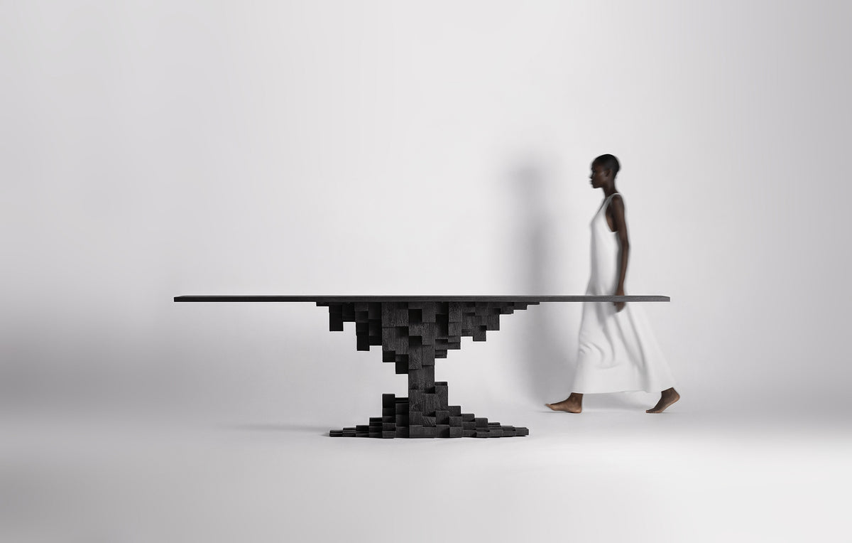 PÈTRIA DINING TABLE