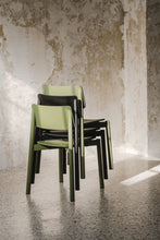 Load image into Gallery viewer, Wem Chair