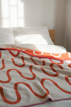 Carica l&#39;immagine nel visualizzatore di Gallery, Swirl Throw