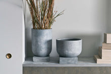 Load image into Gallery viewer, Podium Flowerpot Ø50 x H73 cm