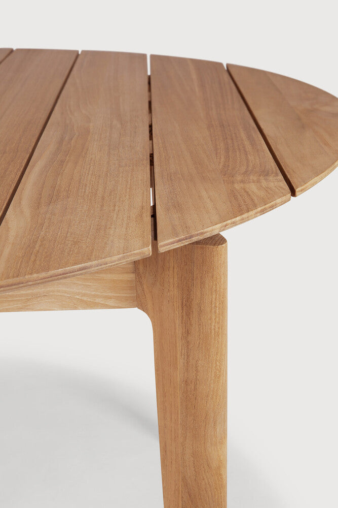 Bok round outdoor dining table