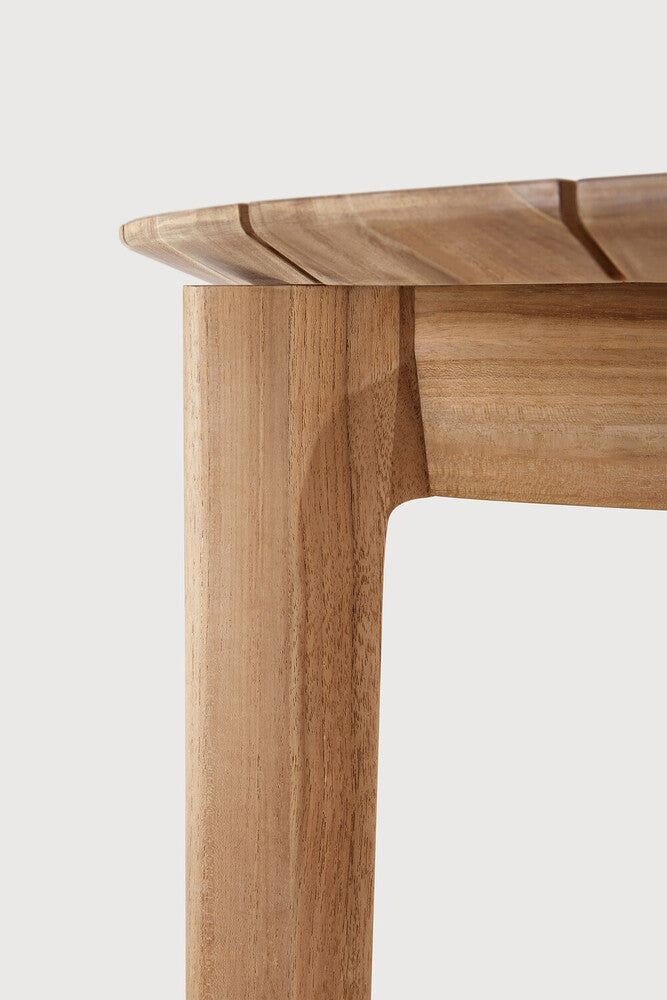 Bok round outdoor dining table
