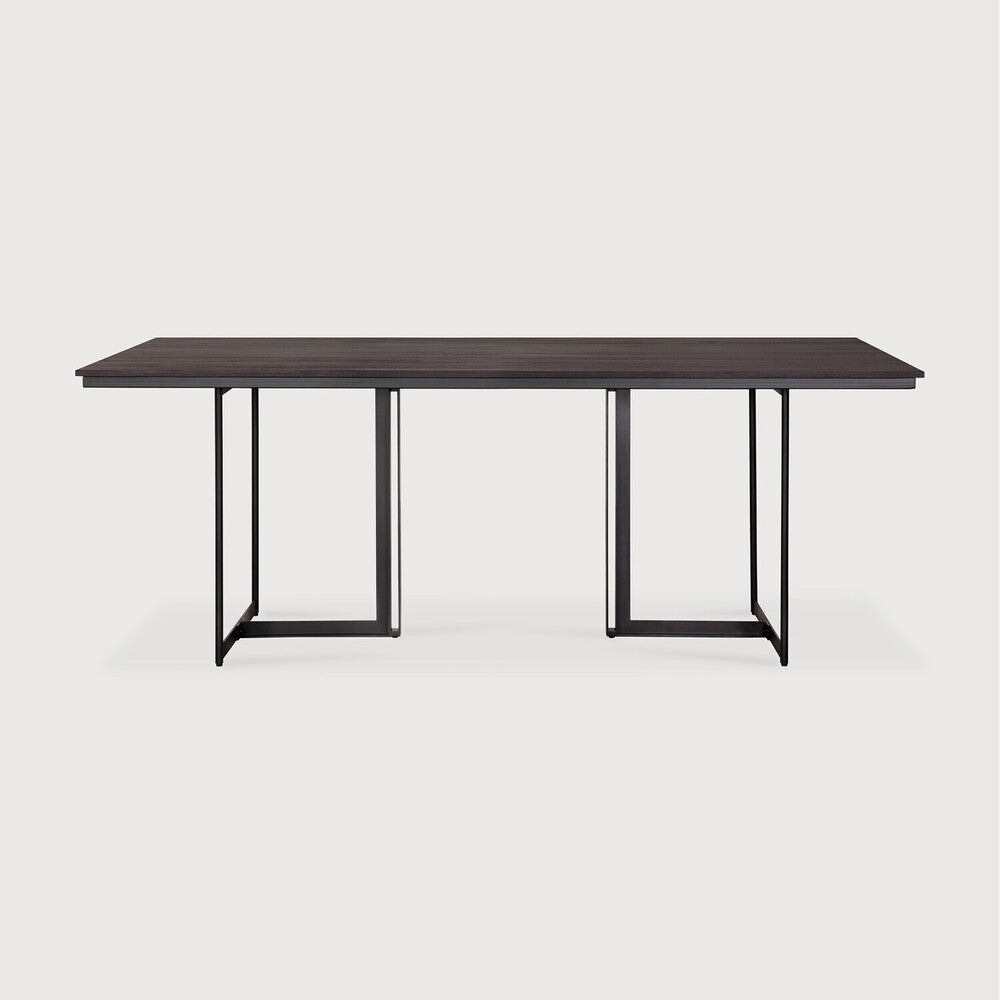 Tacet dining table