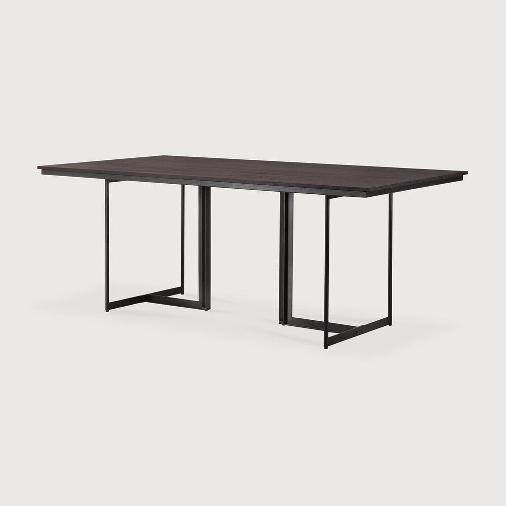 Tacet dining table