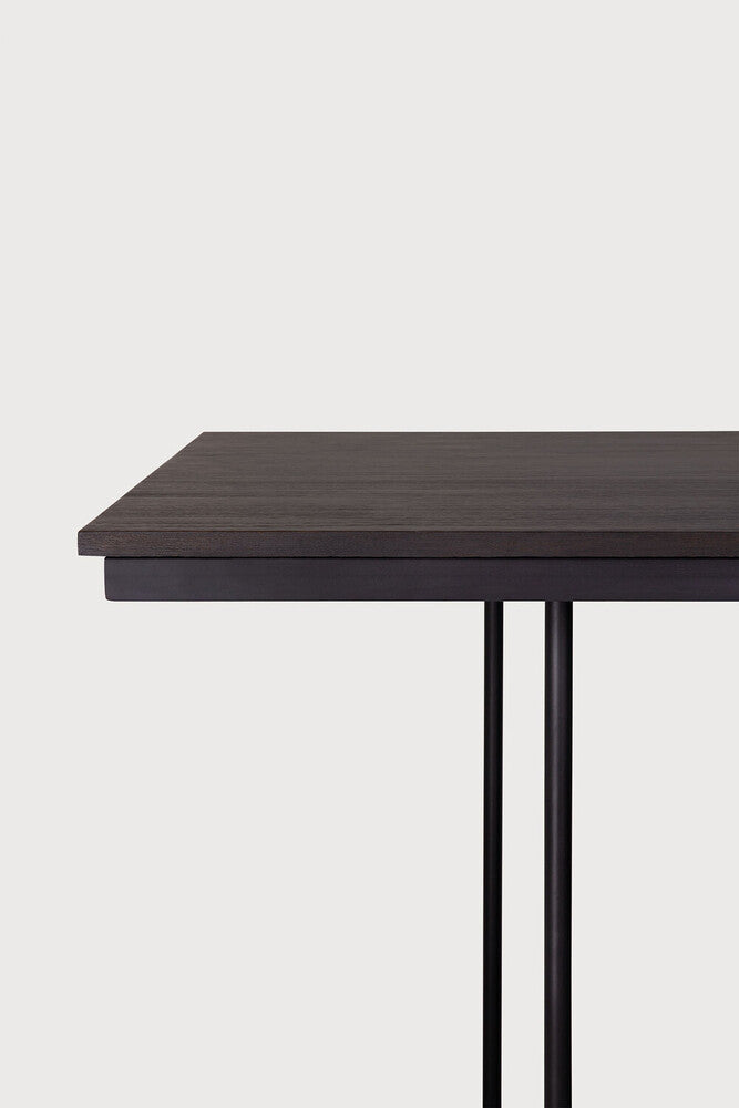 Tacet dining table