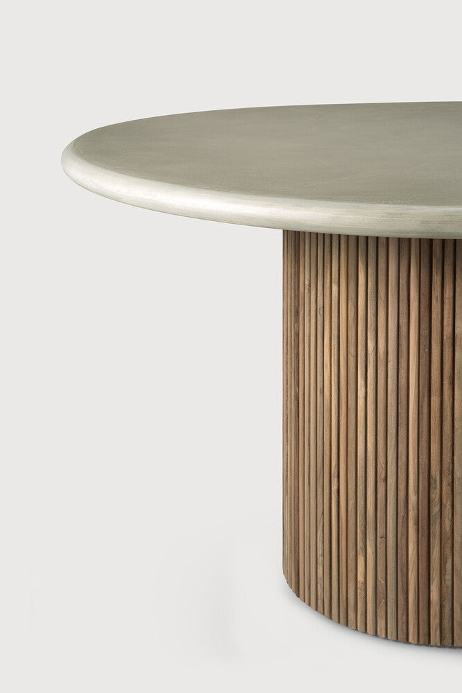 Roller Max outdoor dining table