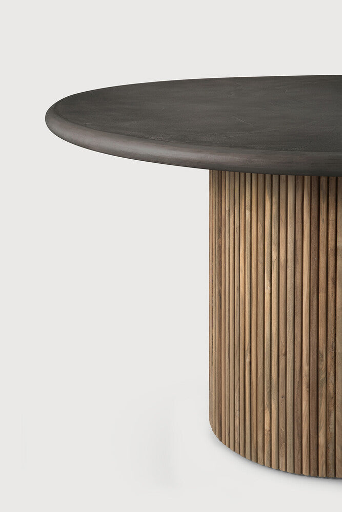 Roller Max outdoor dining table