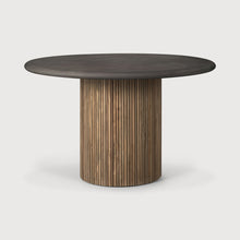 Load image into Gallery viewer, Roller Max outdoor dining table