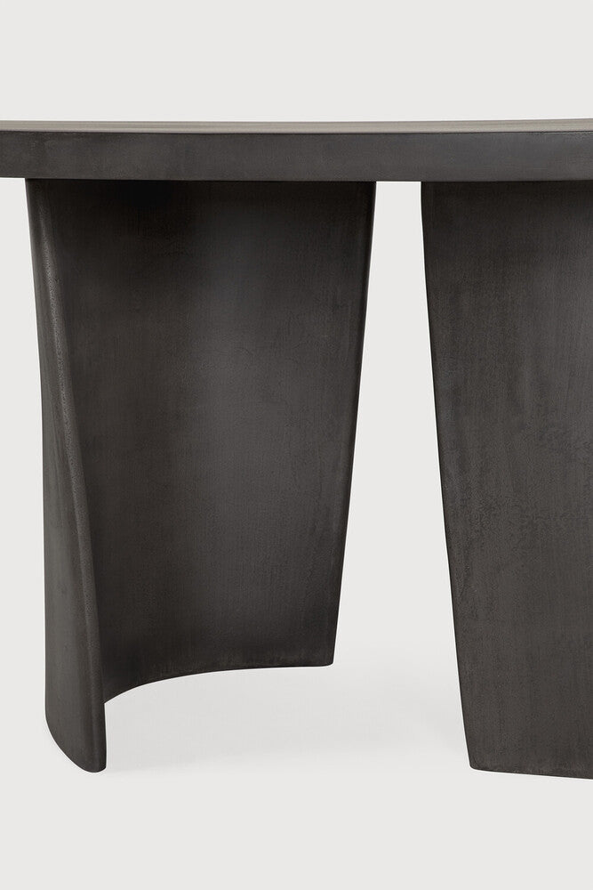 Canyon outdoor dining table