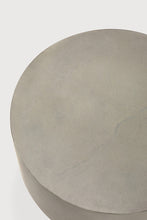 Laden Sie das Bild in den Galerie-Viewer, Elements outdoor side table Grey