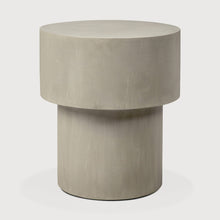 Laden Sie das Bild in den Galerie-Viewer, Elements outdoor side table Grey