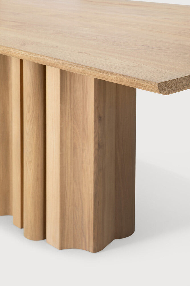 Sequence dining table