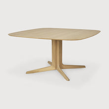 Carica l&#39;immagine nel visualizzatore di Gallery, Corto dining table