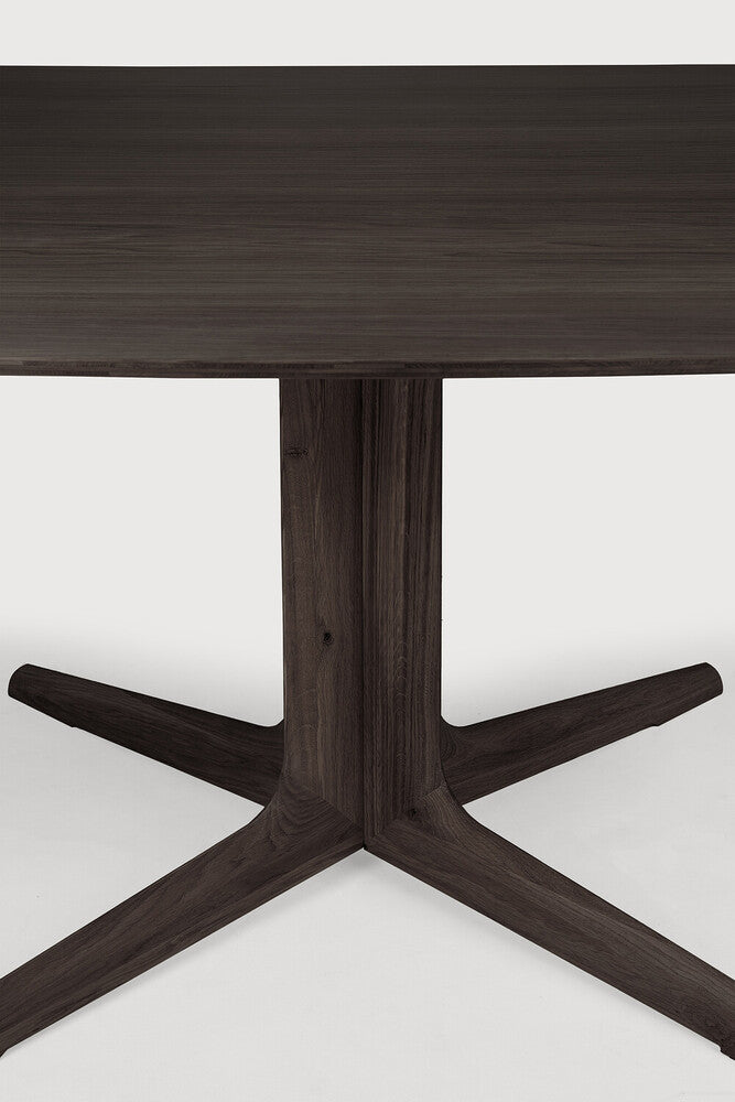 Corto dining table