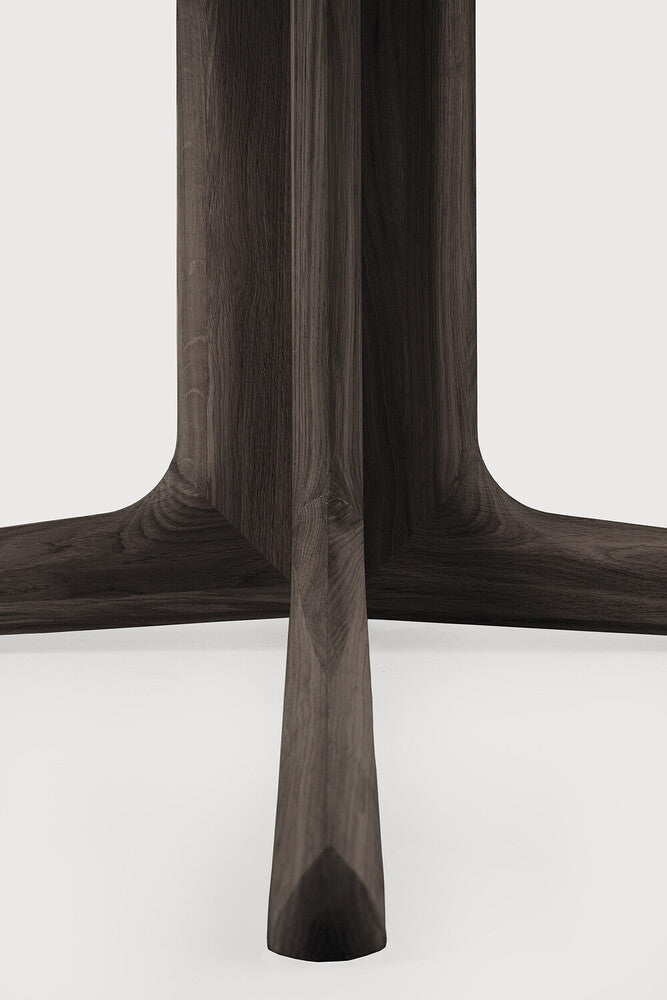 Corto dining table