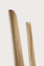 Laden Sie das Bild in den Galerie-Viewer, PI coat stand