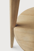 Laden Sie das Bild in den Galerie-Viewer, PI coat stand