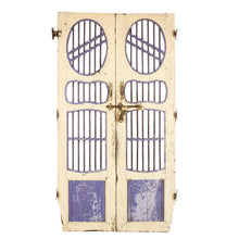 Laden Sie das Bild in den Galerie-Viewer, Old door