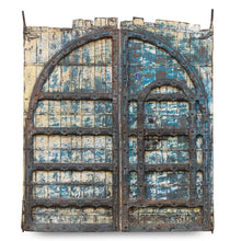Carica l'immagine nel visualizzatore di Gallery, Old door