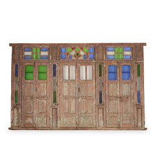 Carica l'immagine nel visualizzatore di Gallery, Old door