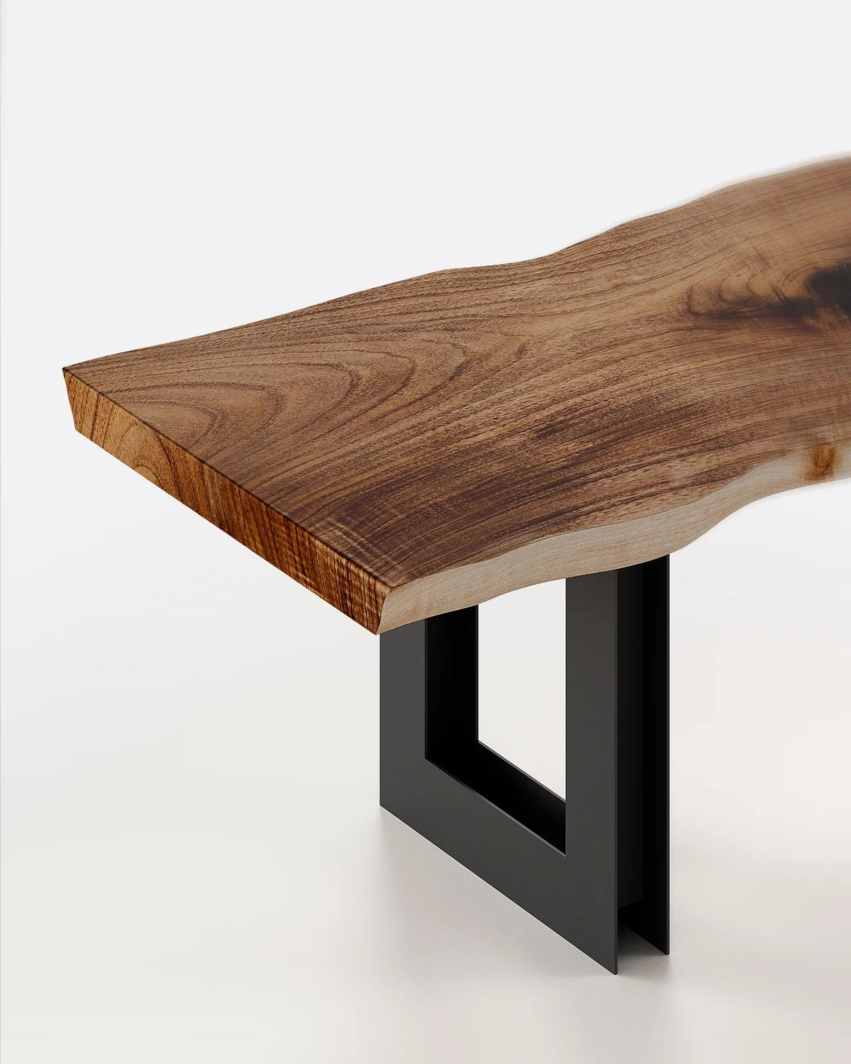 QUEEN Dining table