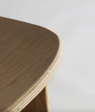 Load image into Gallery viewer, Elm wood chair natural