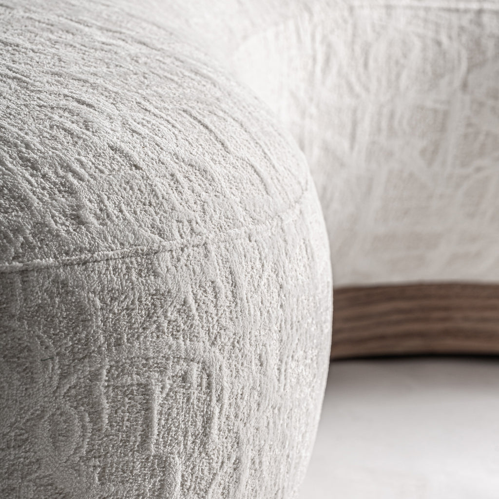 Irregular/curve bench