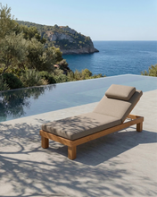 Load image into Gallery viewer, Outdoor sunbed