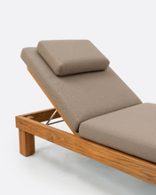 Load image into Gallery viewer, Outdoor sunbed