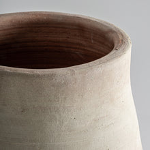 Laden Sie das Bild in den Galerie-Viewer, CLAY POT