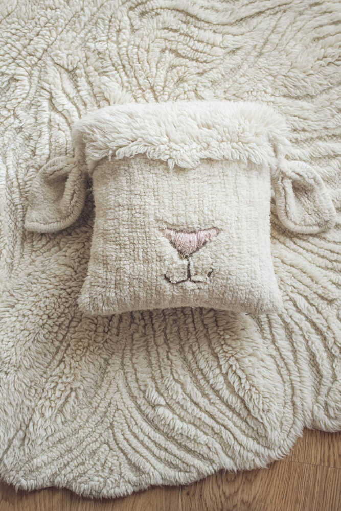 WOOLABLE CUSHION PINK NOSE SHEEP