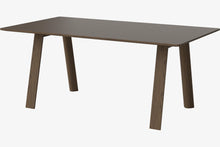 Laden Sie das Bild in den Galerie-Viewer, Hill Dining Table- Solid Designed by kaschkasch