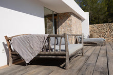 Charger l&#39;image dans la galerie, Deep bench with Sunbrella cushion included