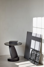 Laden Sie das Bild in den Galerie-Viewer, Oblic side table by Alain van Havre