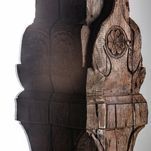 Laden Sie das Bild in den Galerie-Viewer, TEAK MIRROR