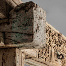 Laden Sie das Bild in den Galerie-Viewer, Teak carved mirror