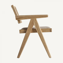 Laden Sie das Bild in den Galerie-Viewer, Elm wood chair