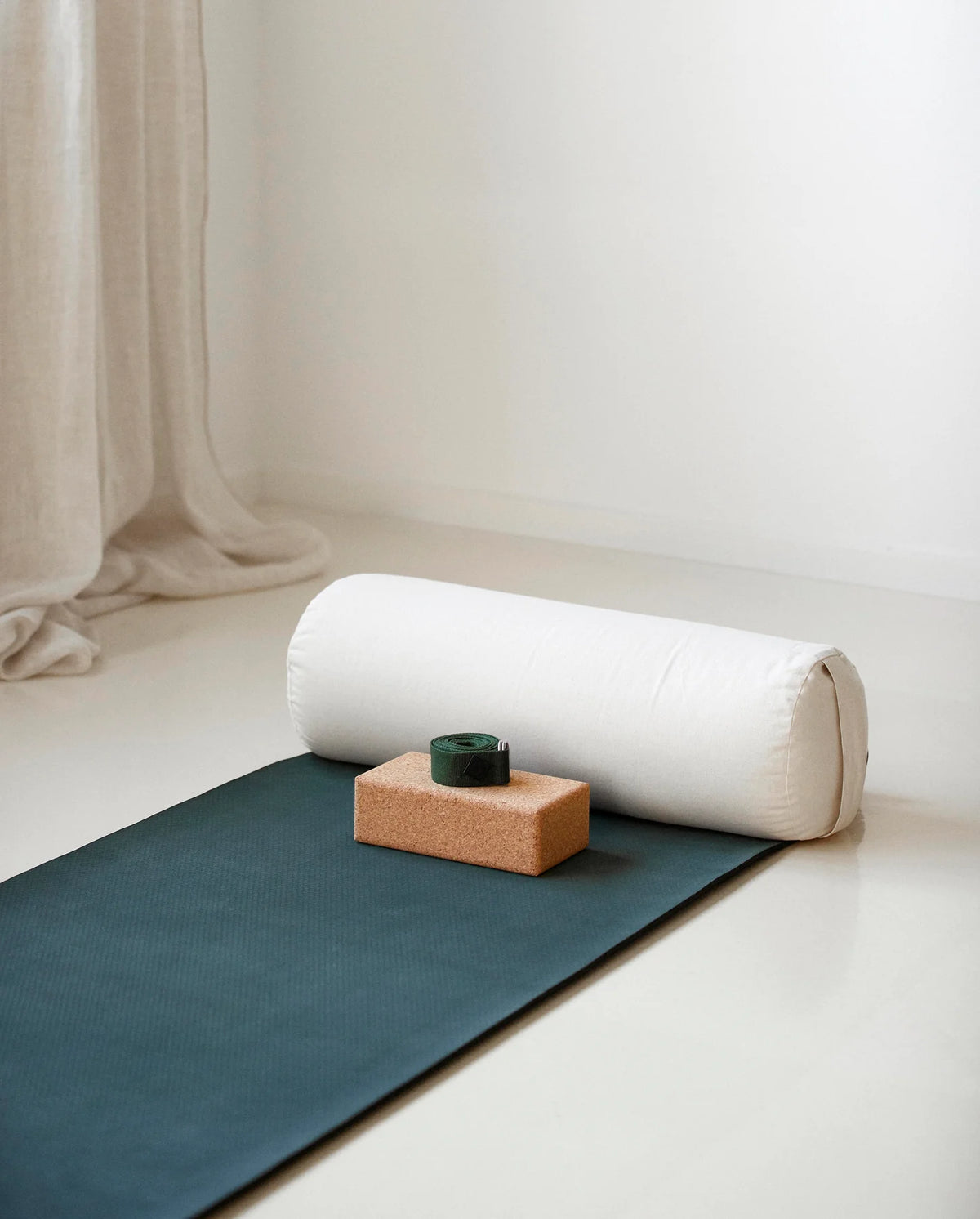 YOGA BOLSTER, LARGE, ROUND