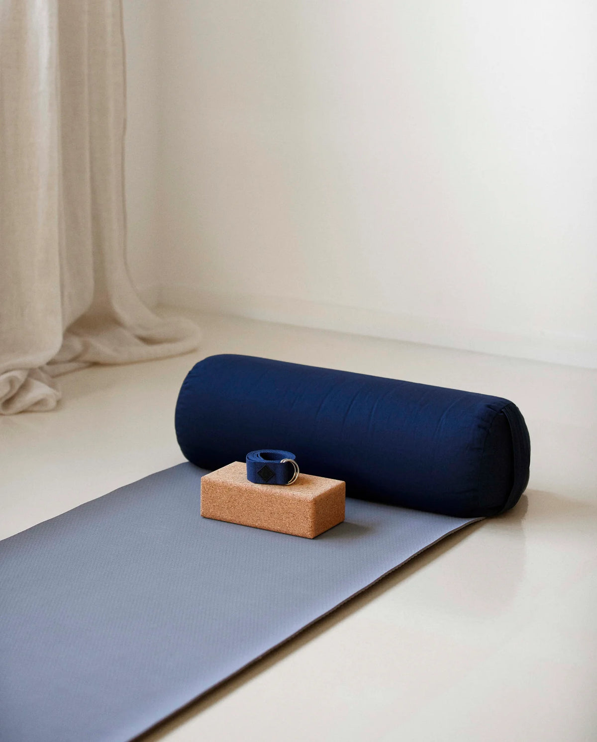 YOGA BOLSTER, LARGE, ROUND